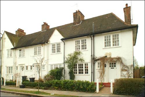047-51 Erskine Hill